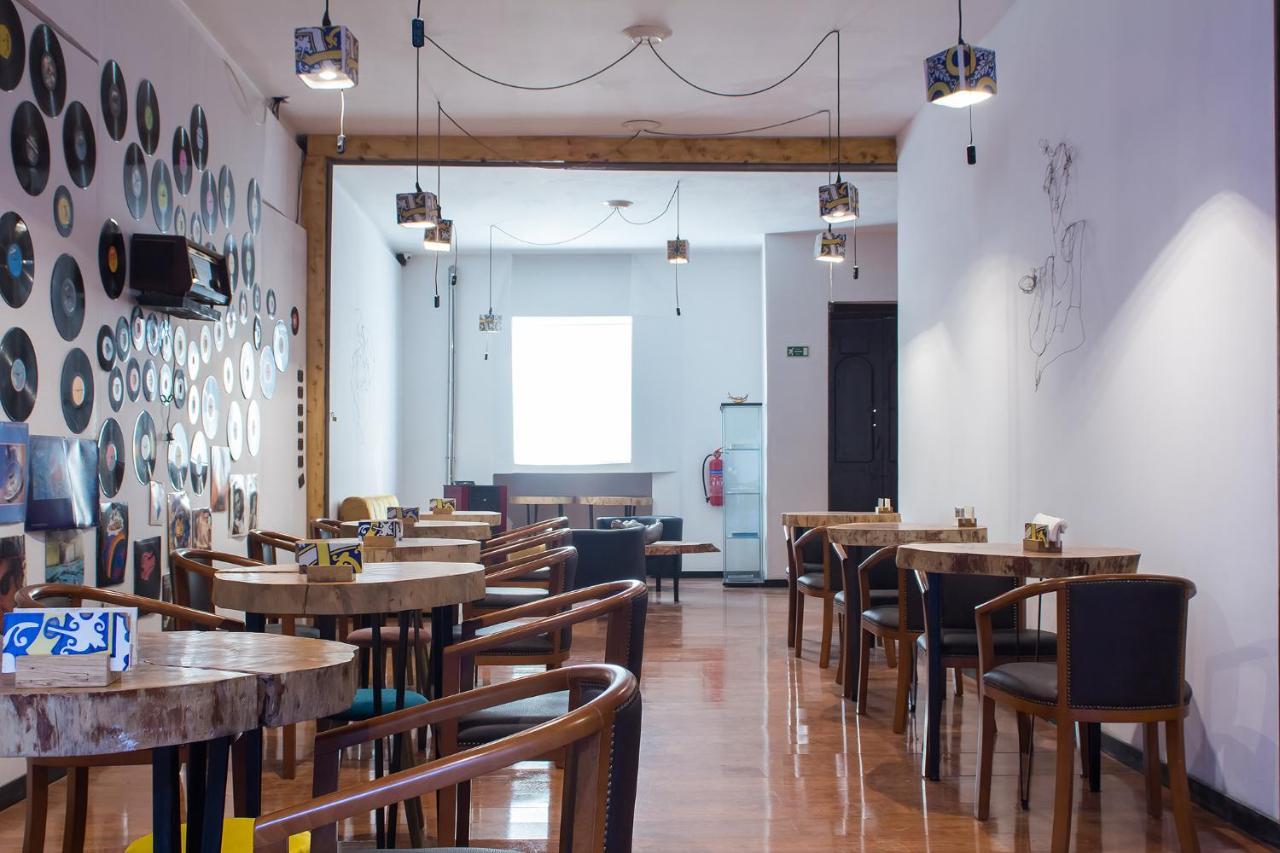 أوفار Feel At Home Guest House المظهر الخارجي الصورة