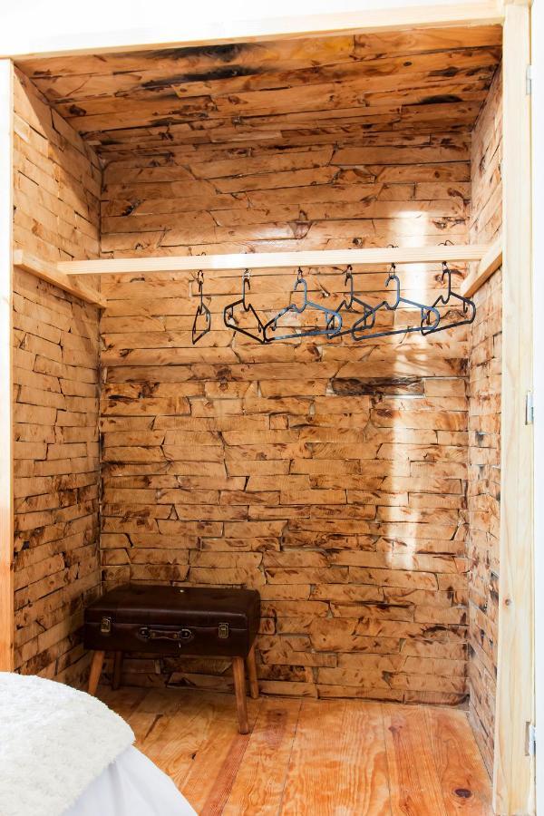 أوفار Feel At Home Guest House المظهر الخارجي الصورة