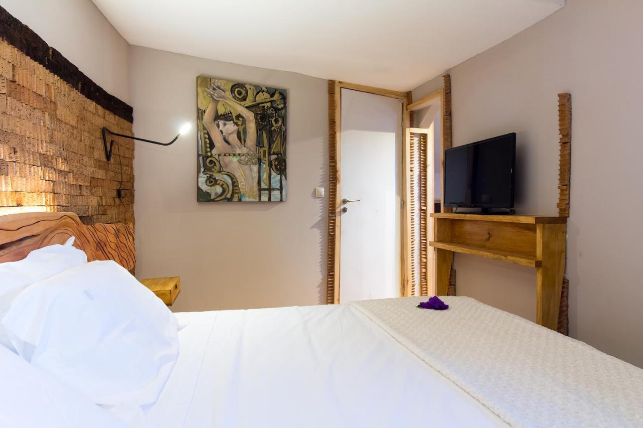 أوفار Feel At Home Guest House المظهر الخارجي الصورة
