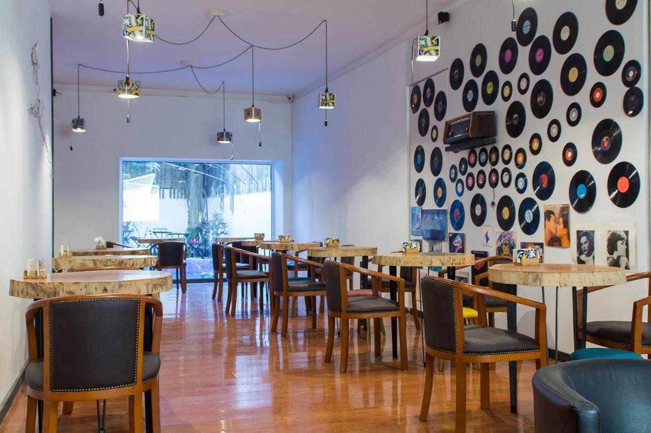 أوفار Feel At Home Guest House المظهر الخارجي الصورة