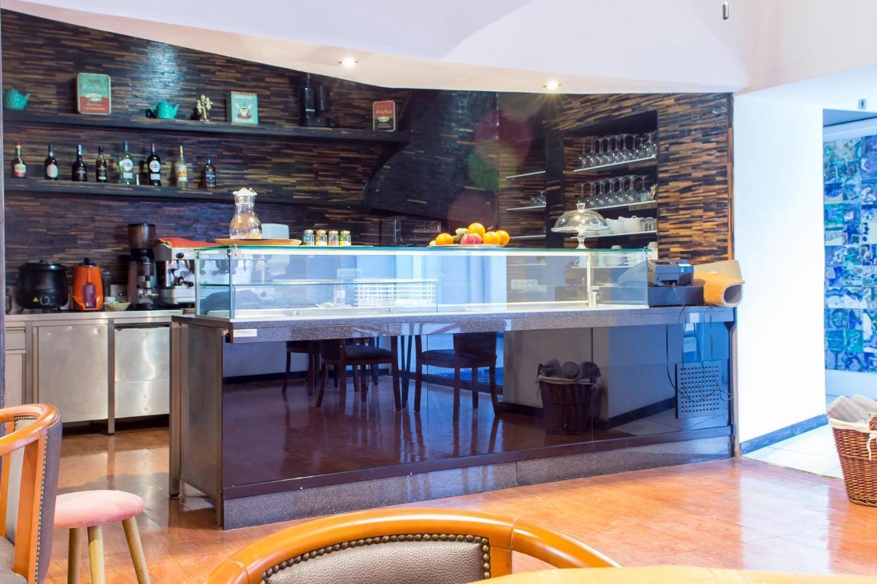 أوفار Feel At Home Guest House المظهر الخارجي الصورة