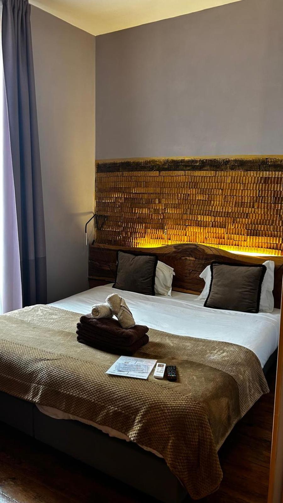 أوفار Feel At Home Guest House المظهر الخارجي الصورة